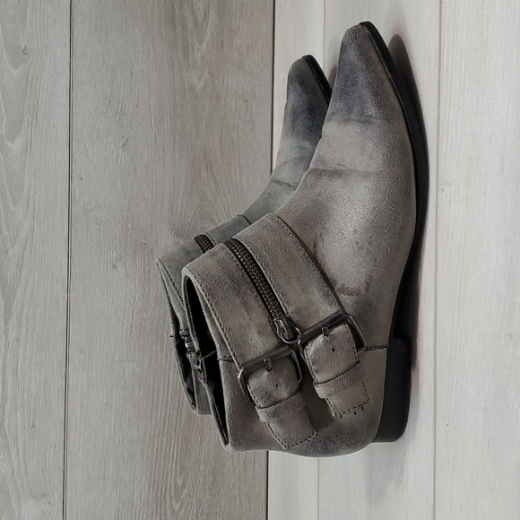 Coconuts By Matisse Women Uptown Ankle Booties Pointed Toe Moto Shoes sz 7M - Picture 4 of 14